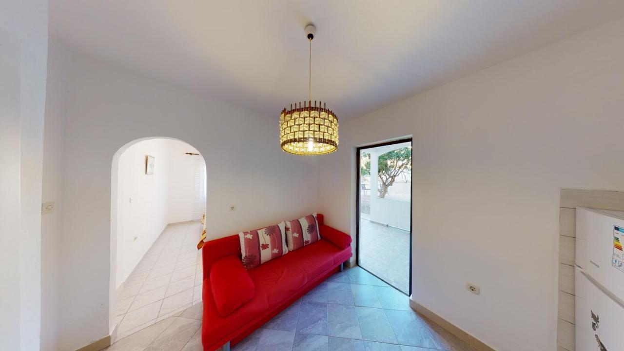 Apartments Riva Метайна Екстер'єр фото