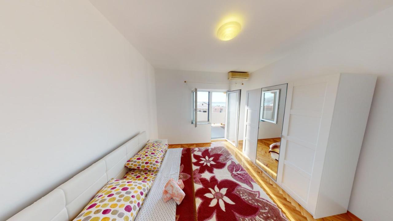 Apartments Riva Метайна Екстер'єр фото